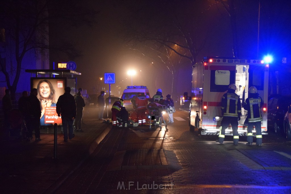 VU Fussgaengerin angefahren Koeln Vingst Oranienstr P02.JPG - Miklos Laubert